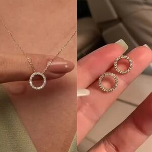 925 Sterling Silver Swarovski Circle Necklace & Earring Set